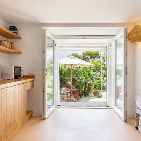 Cisterna Capri, Private Front With Pool 别墅 *