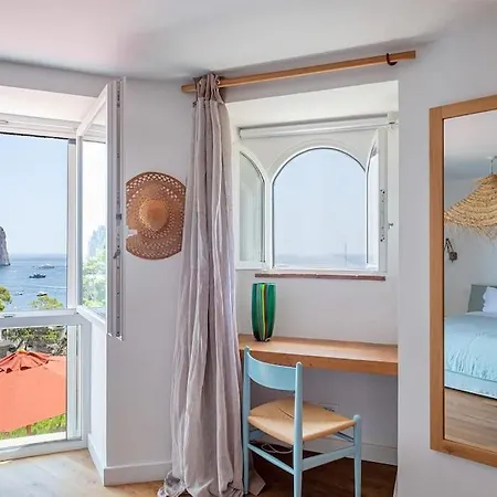 Cisterna Capri, Private Front With Pool 别墅 *