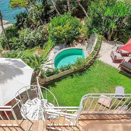Βίλα Cisterna Capri, Private Front With Pool