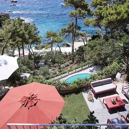 Villa Cisterna Capri, Private Front With Pool