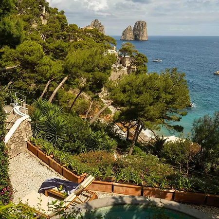 Vila Tenuta Saracena Capri, Private Front Estate With Panoramic Pool