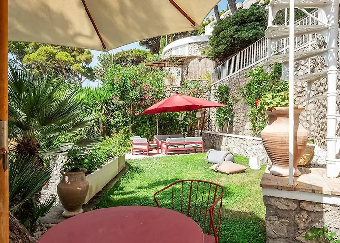 Villa Cisterna Capri, Private Front With Pool