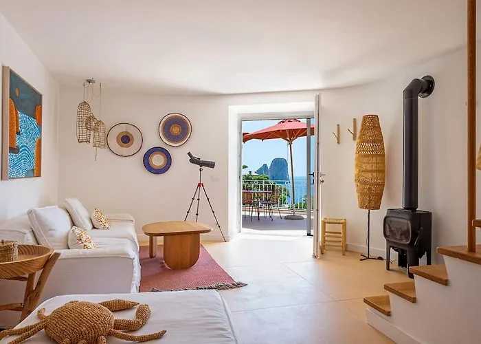 Cisterna Capri, Private Front With Pool *