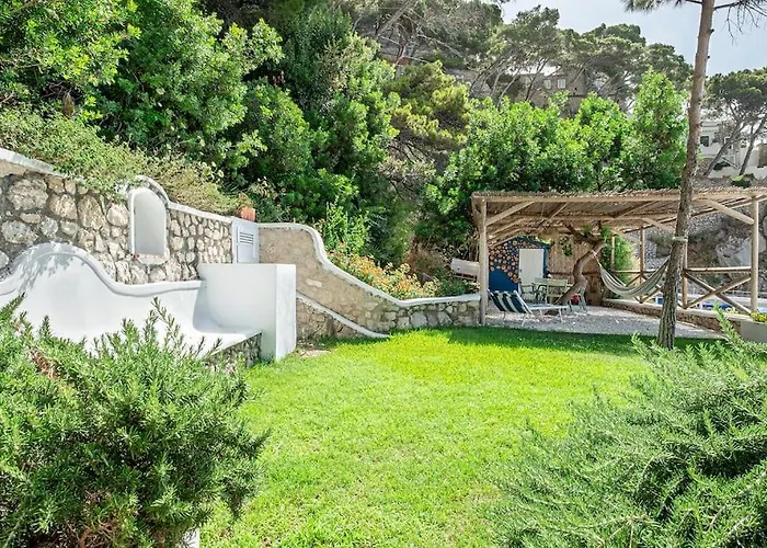 וילה Cisterna Capri, Private Front With Pool קאפרי