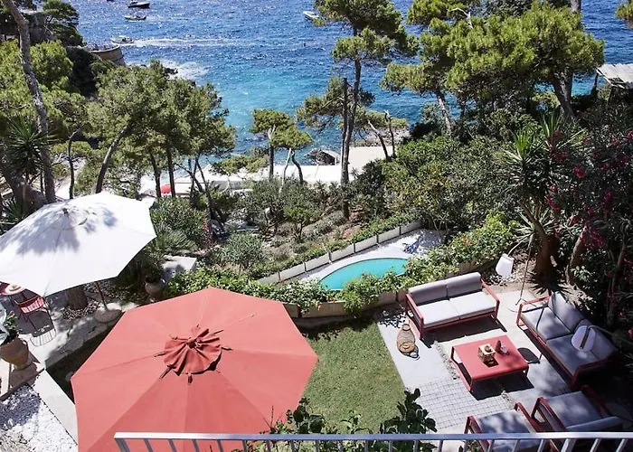 Villa Cisterna Capri, Private Front With Pool